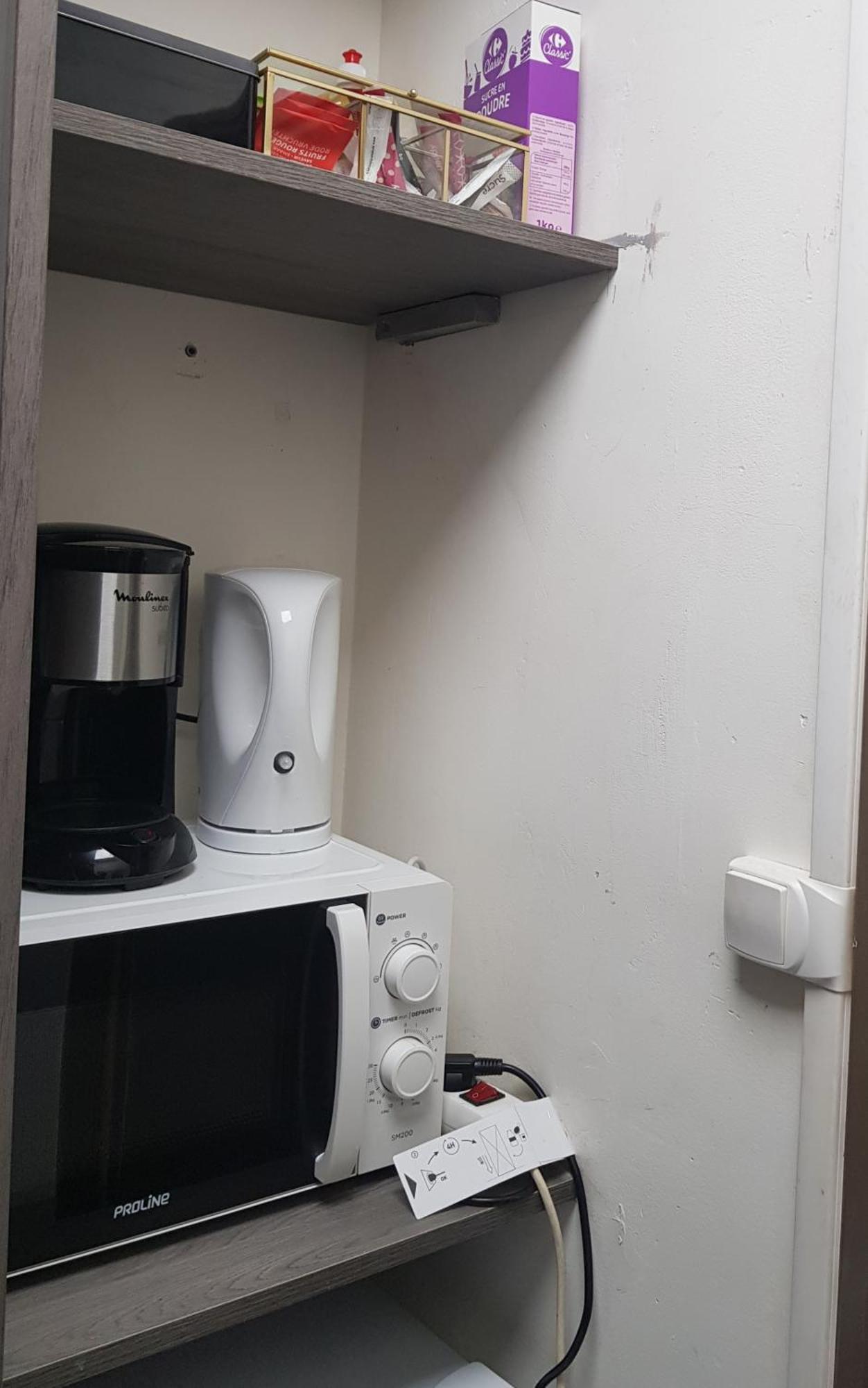 Chambre Spacieuse - Dressing - Sdb Communes - Parking Prive Nîmes Kültér fotó